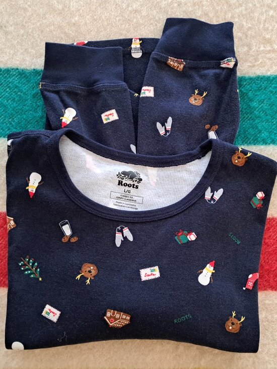 ROOTS Holiday Pajama Top, navy, sz L - Picture 7 of 7